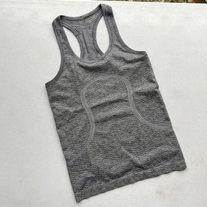 Lululemon workout tank (swiftly)